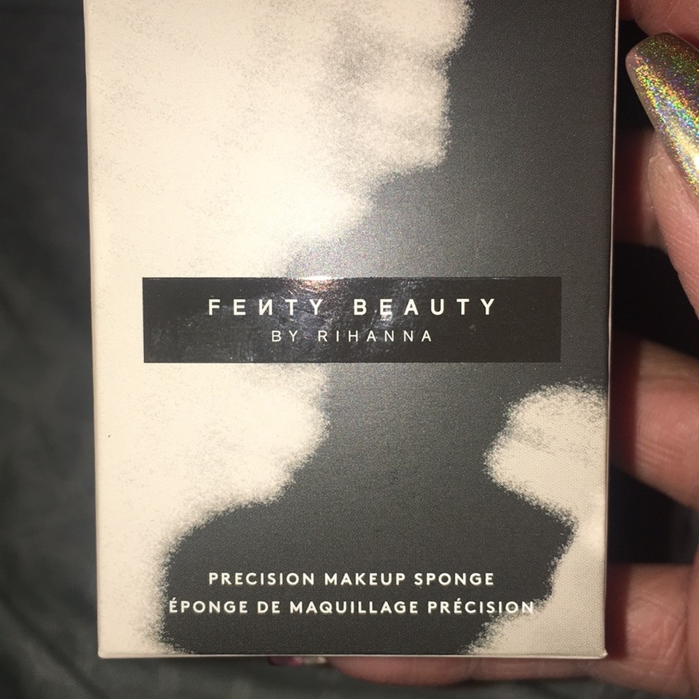 Fenty Beauty Precision Makeup Sponge
